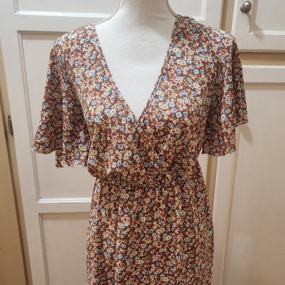 SHEIN Women's Ditsy Floral Print Ruffle Hem Dress NWT - Picture 4 of 15